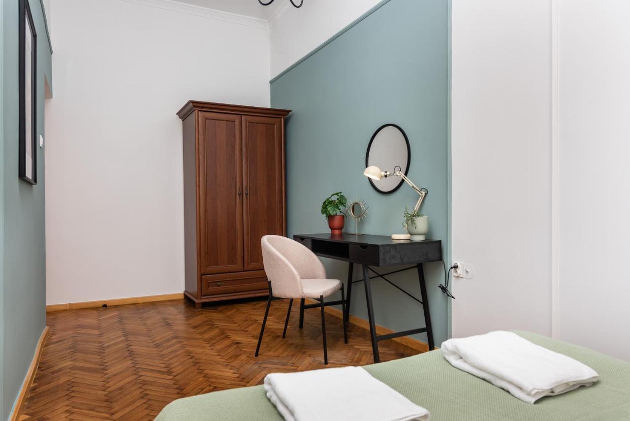 Classy Old Town Apartment - By Upstairs Kraków Zewnętrze zdjęcie