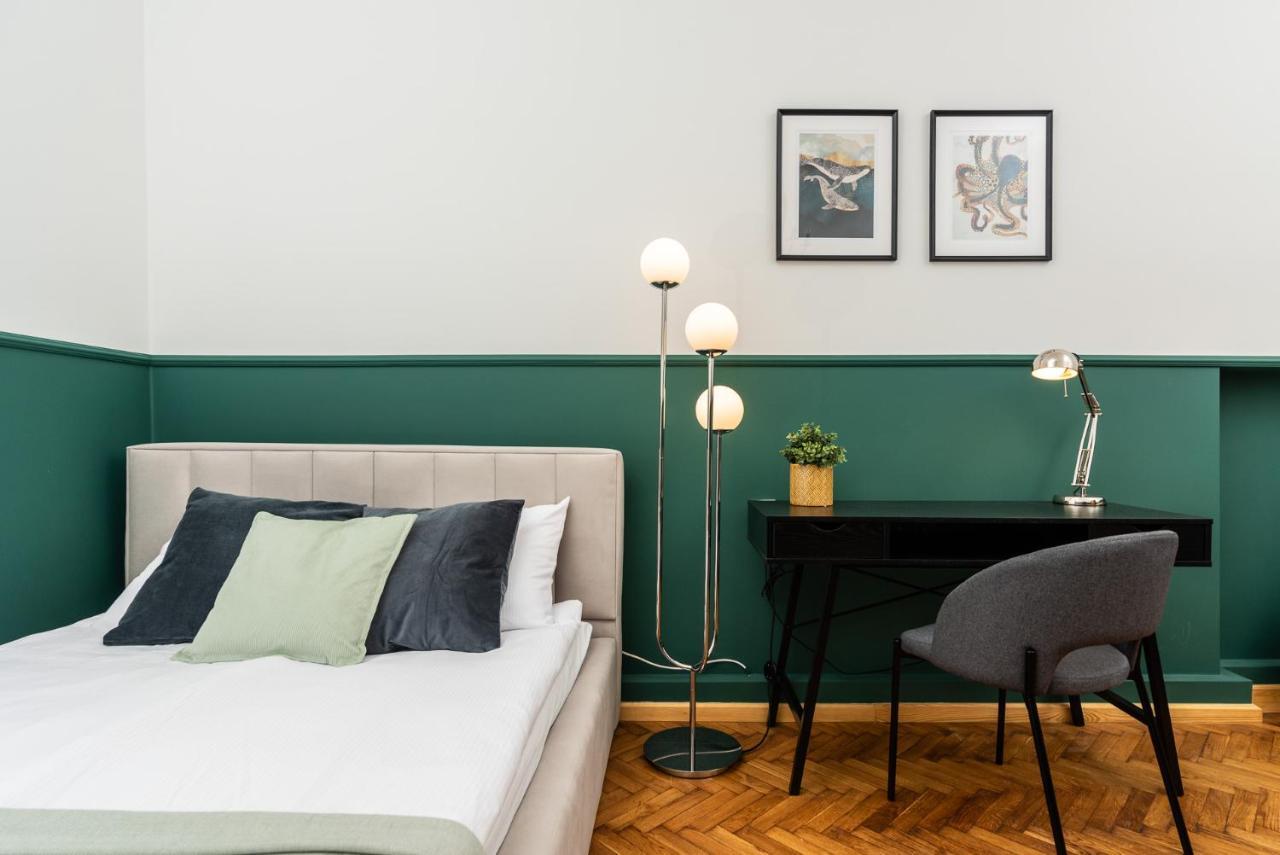 Classy Old Town Apartment - By Upstairs Kraków Zewnętrze zdjęcie