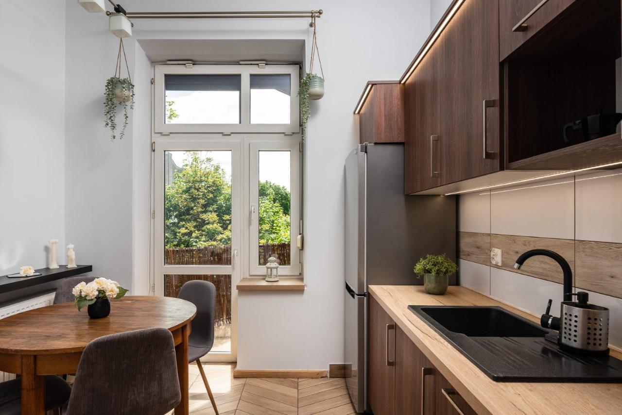 Classy Old Town Apartment - By Upstairs Kraków Zewnętrze zdjęcie