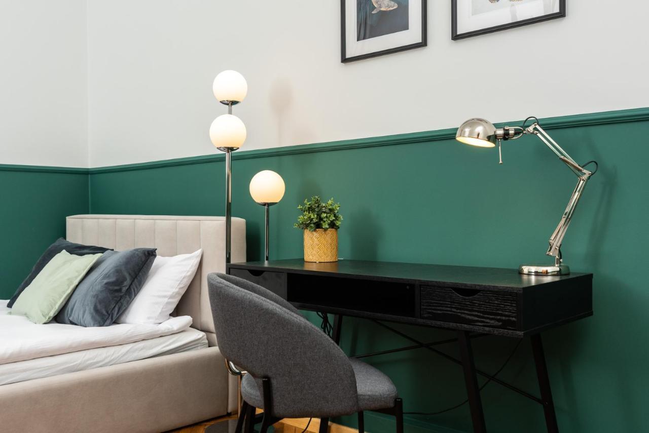 Classy Old Town Apartment - By Upstairs Kraków Zewnętrze zdjęcie