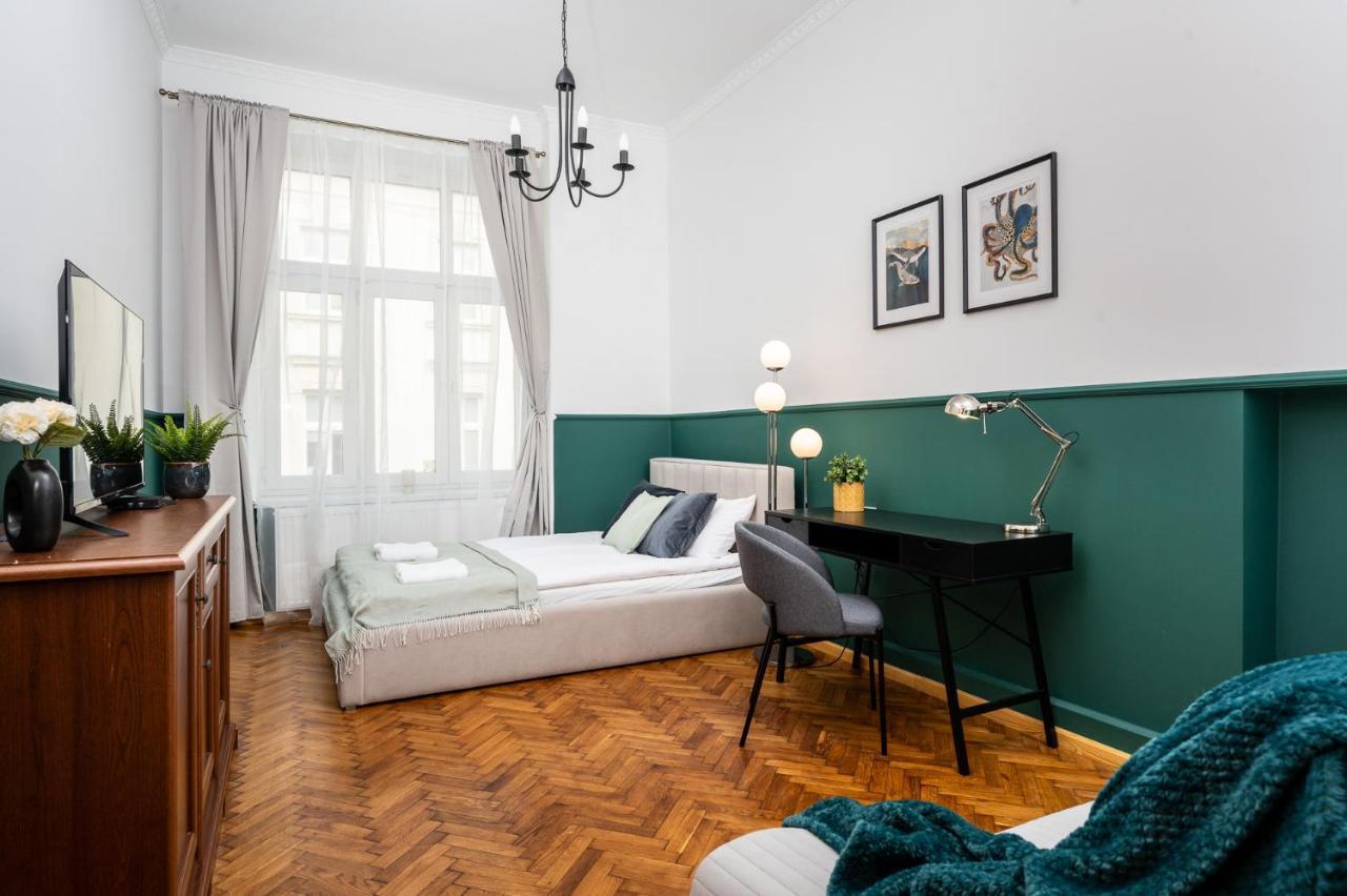 Classy Old Town Apartment - By Upstairs Kraków Zewnętrze zdjęcie